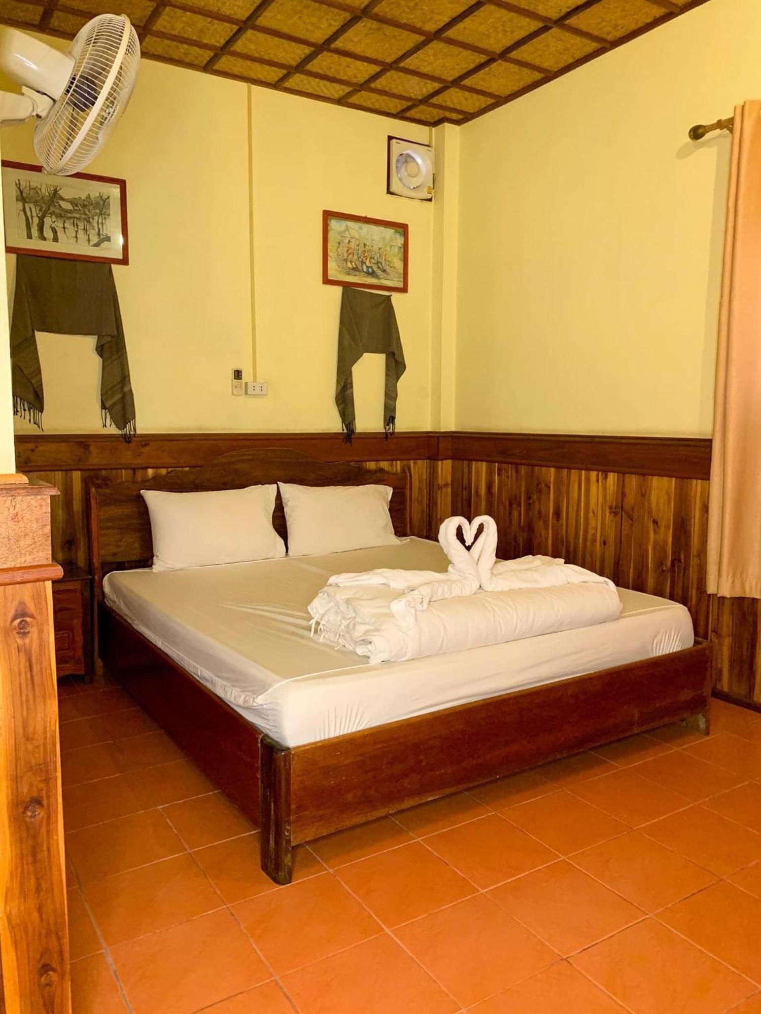 Zuela Guesthouse 루앙남타 외부 사진