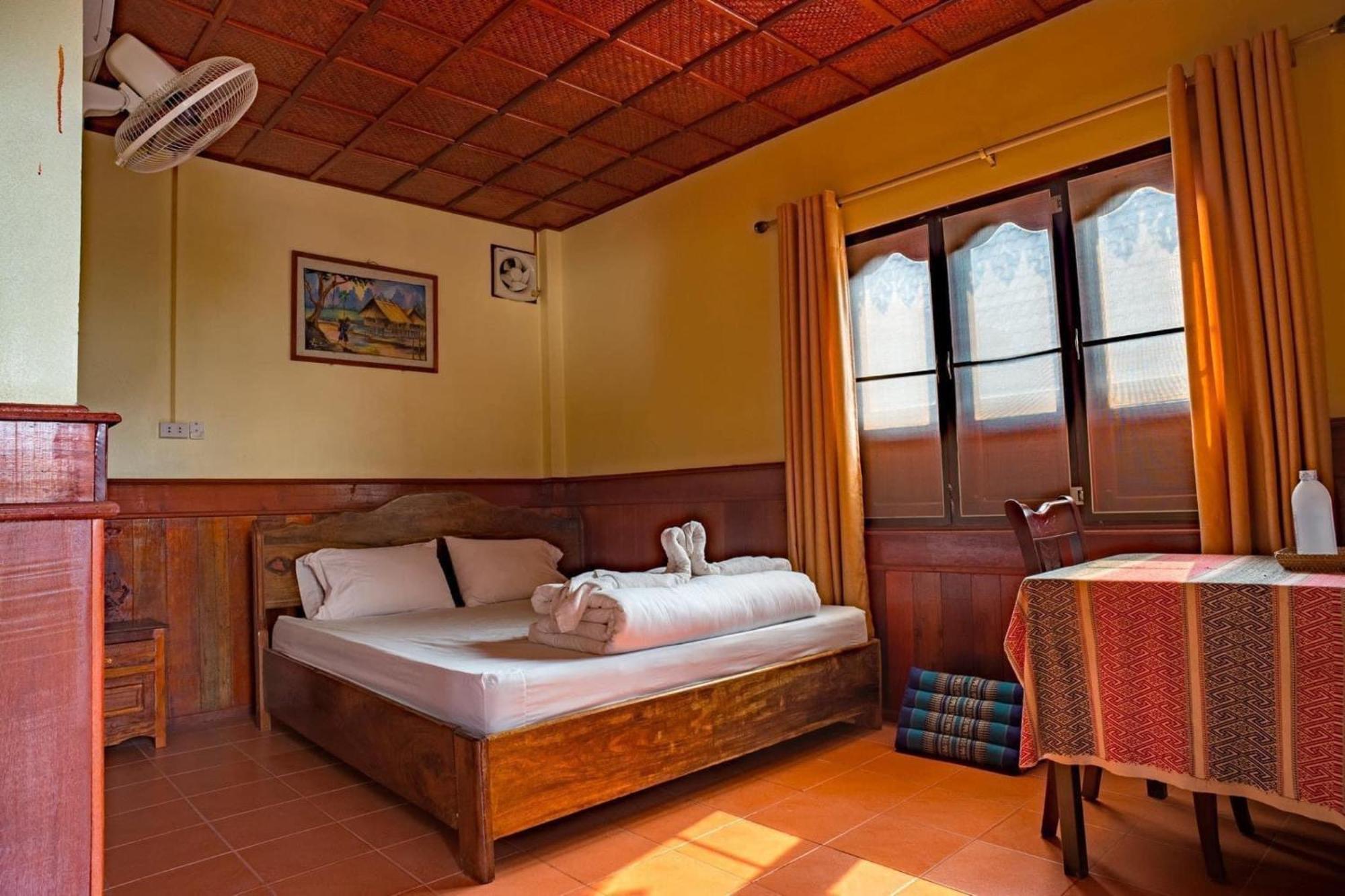 Zuela Guesthouse 루앙남타 외부 사진