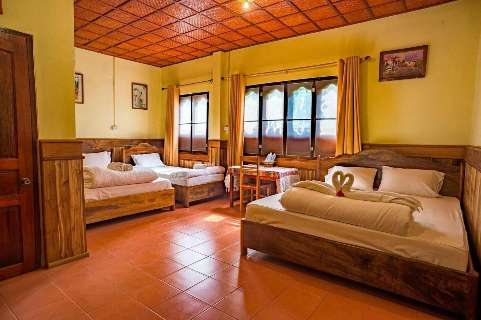 Zuela Guesthouse 루앙남타 외부 사진