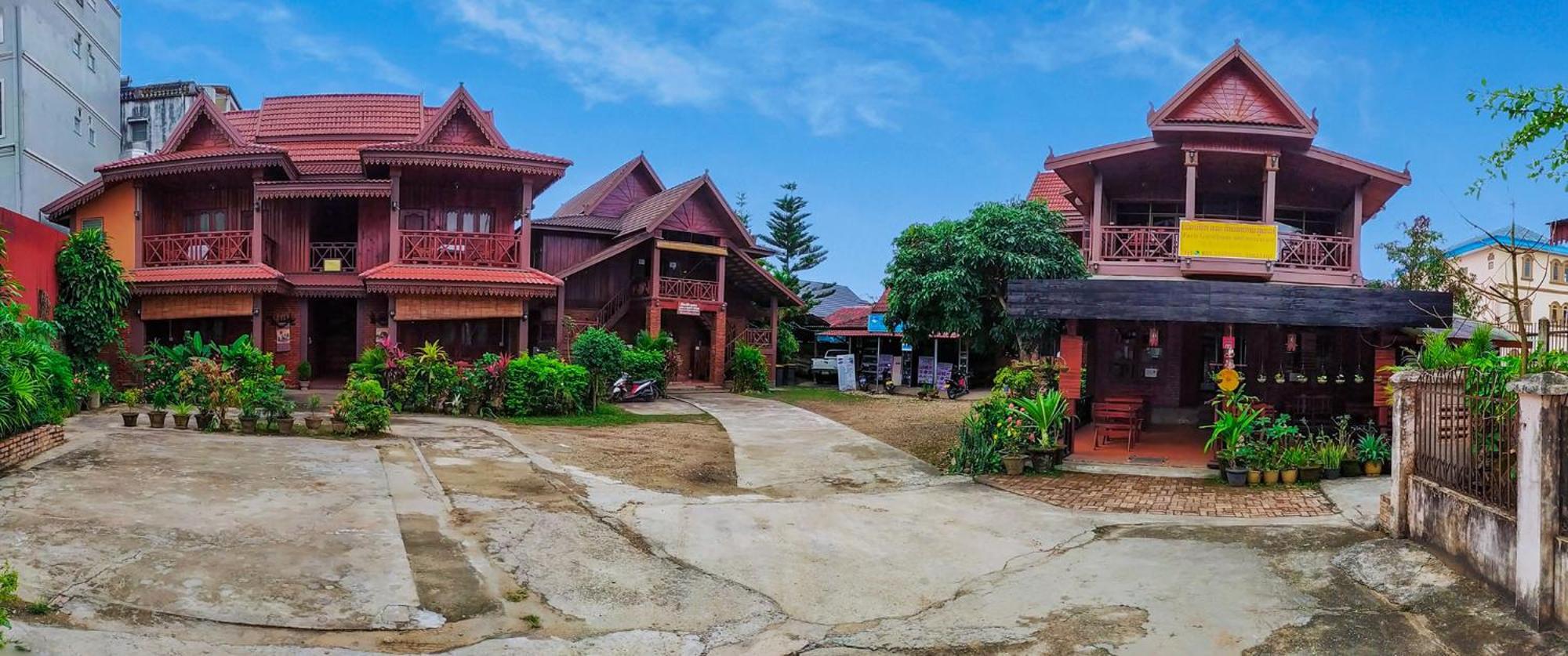 Zuela Guesthouse 루앙남타 외부 사진