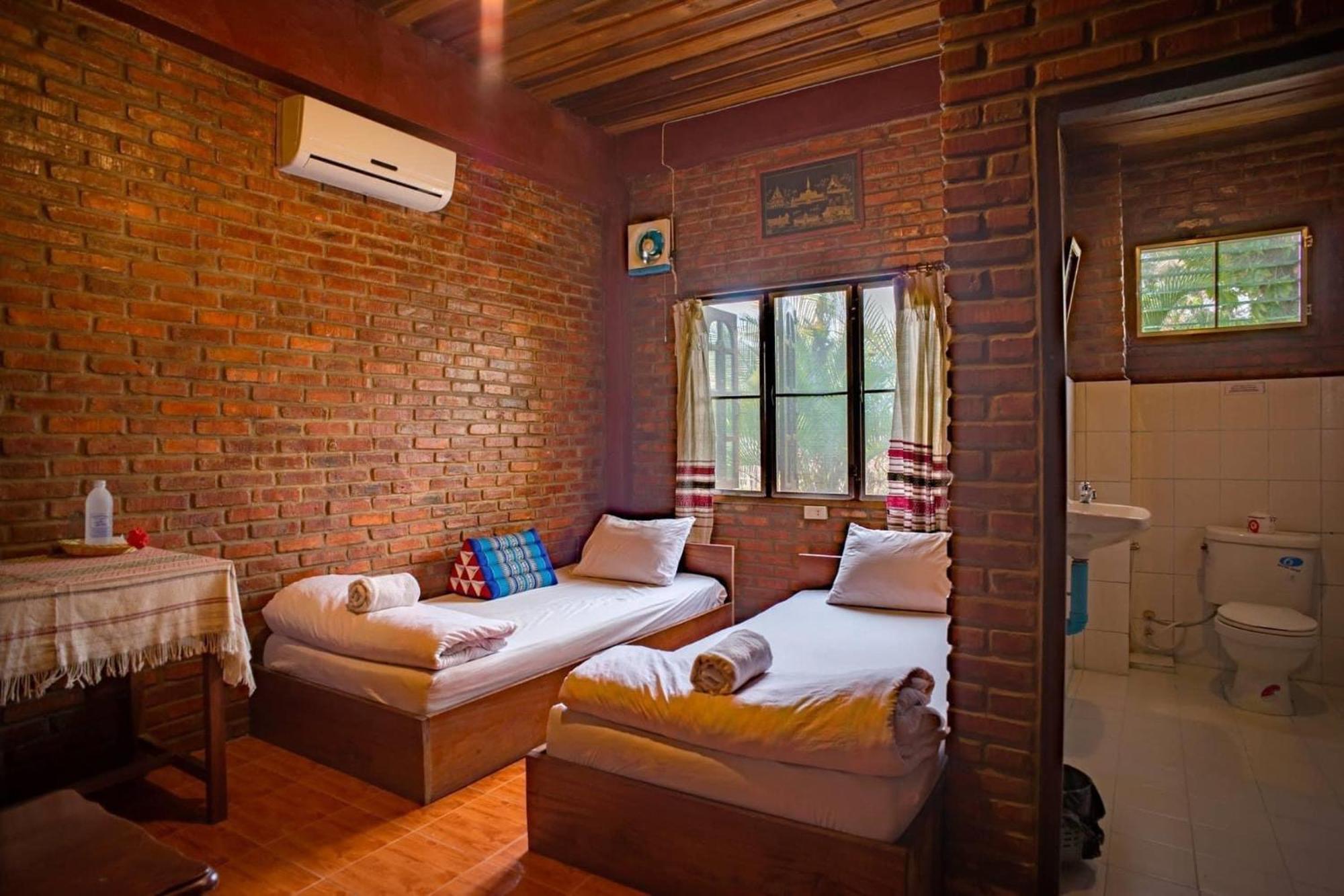 Zuela Guesthouse 루앙남타 외부 사진