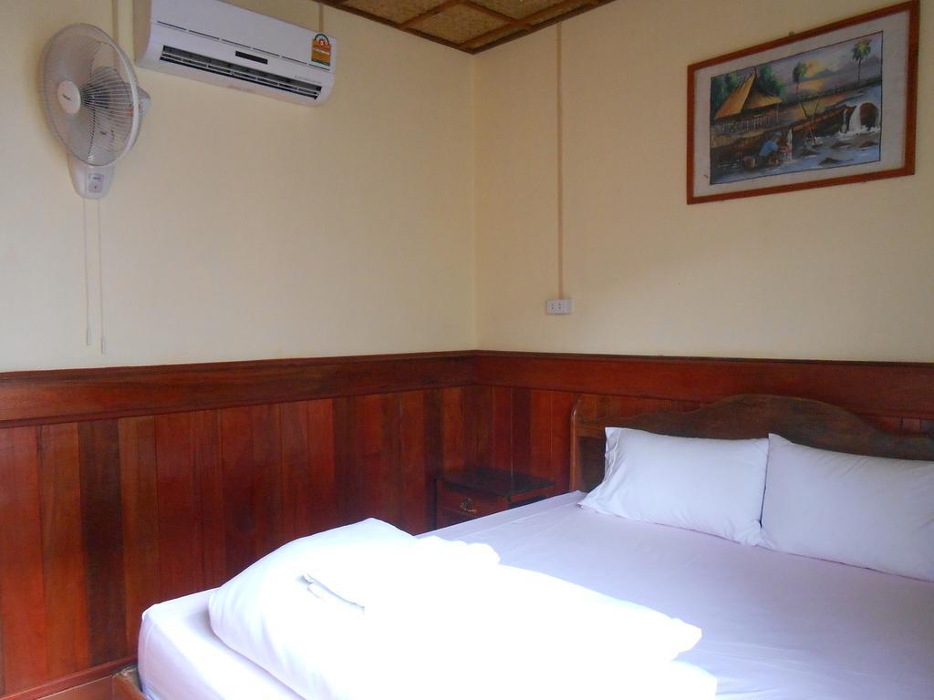 Zuela Guesthouse 루앙남타 외부 사진