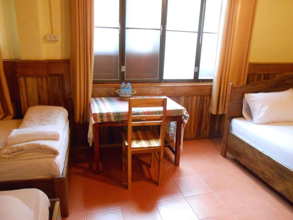Zuela Guesthouse 루앙남타 외부 사진