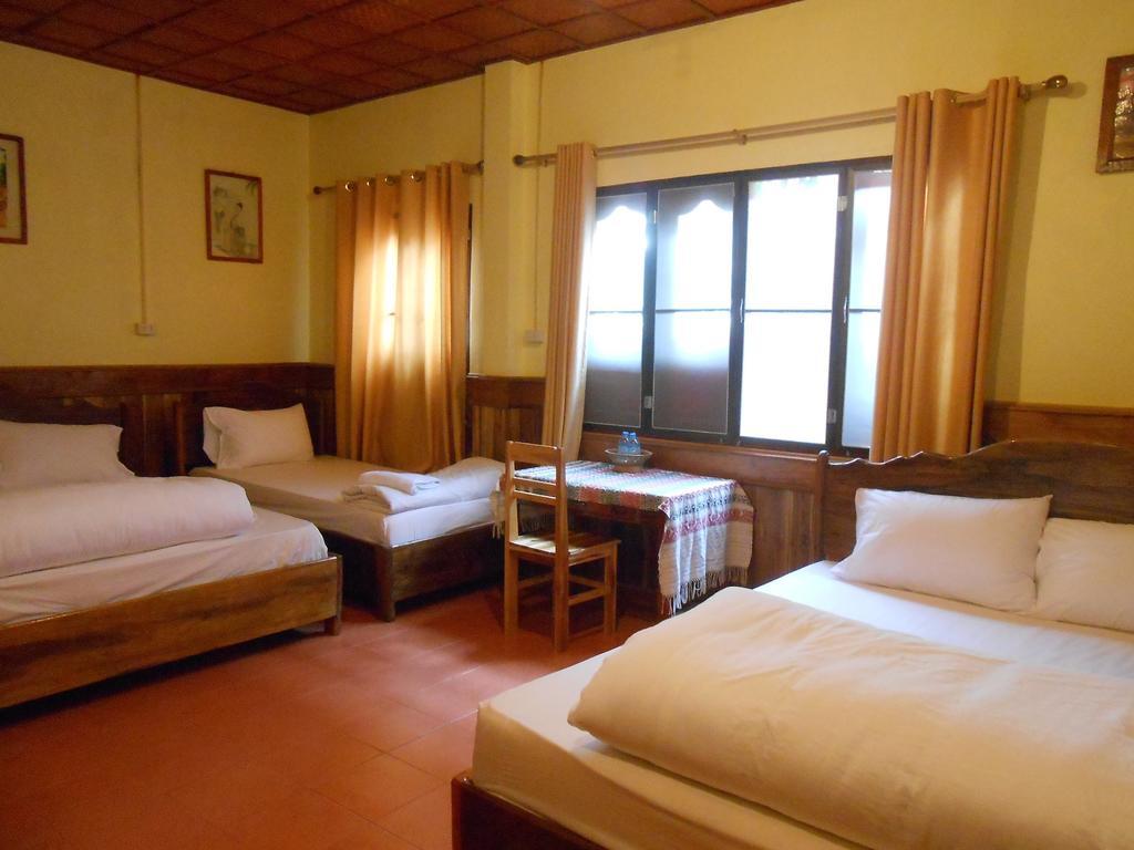 Zuela Guesthouse 루앙남타 객실 사진