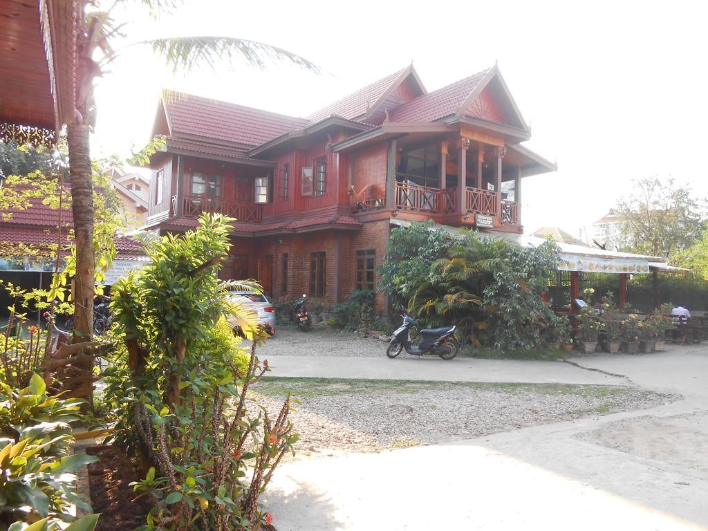 Zuela Guesthouse 루앙남타 외부 사진